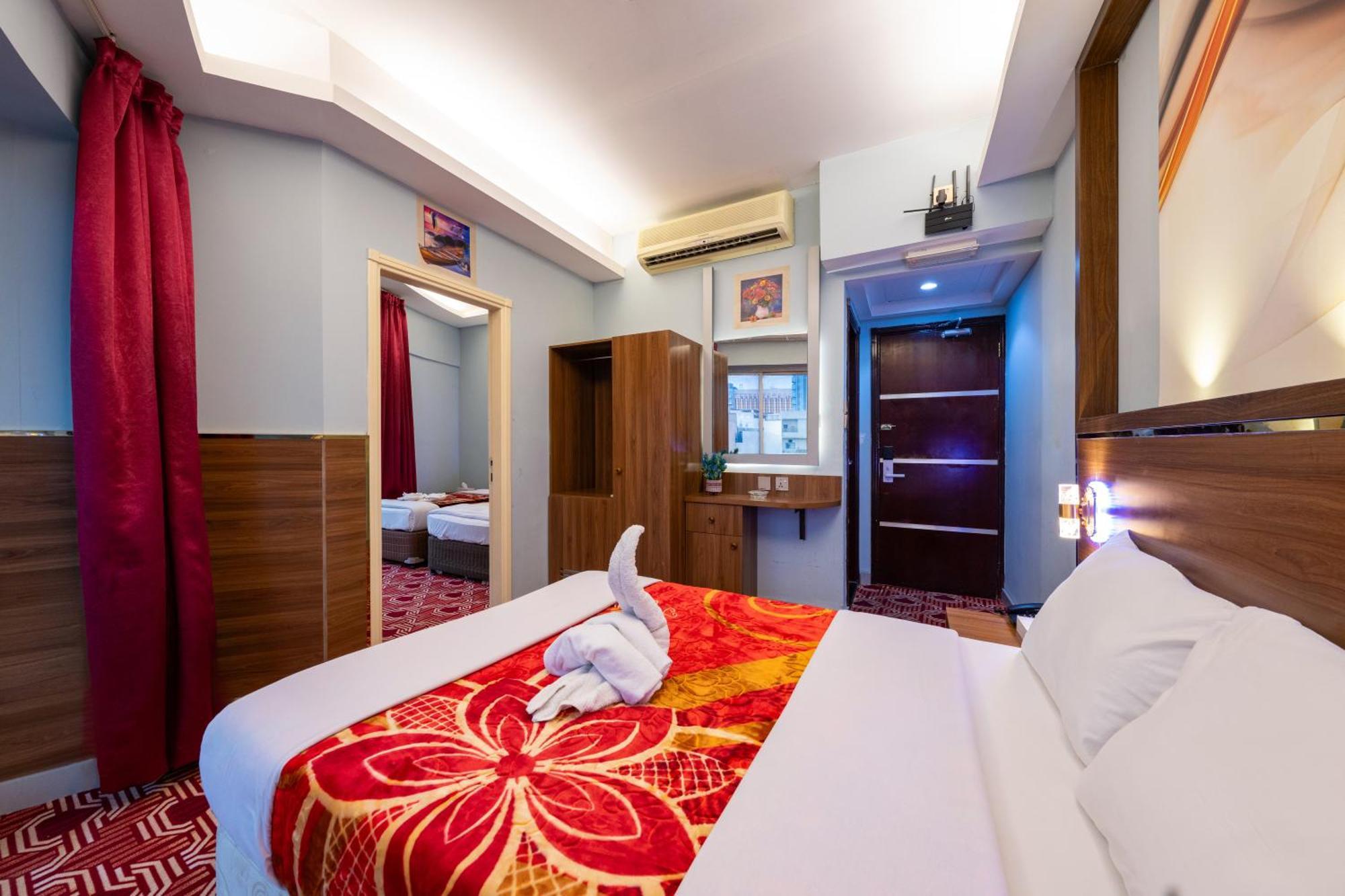 Tanha Hotel Dubai Exterior photo
